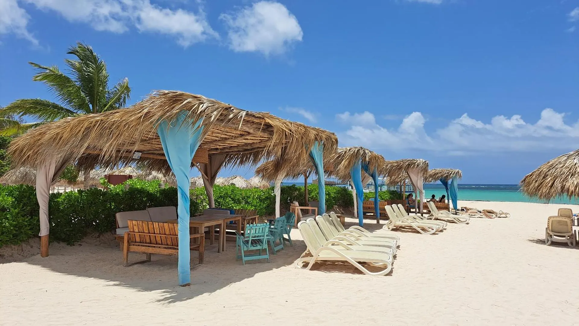 Apartments With Private Beach 푼타 카나